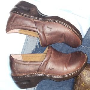 B.O.C brown leather clogs sz 9M